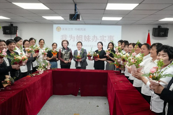 花漾時(shí)光，巾幗巧手享春色