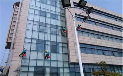 武漢外墻清洗有哪些常用的清潔劑